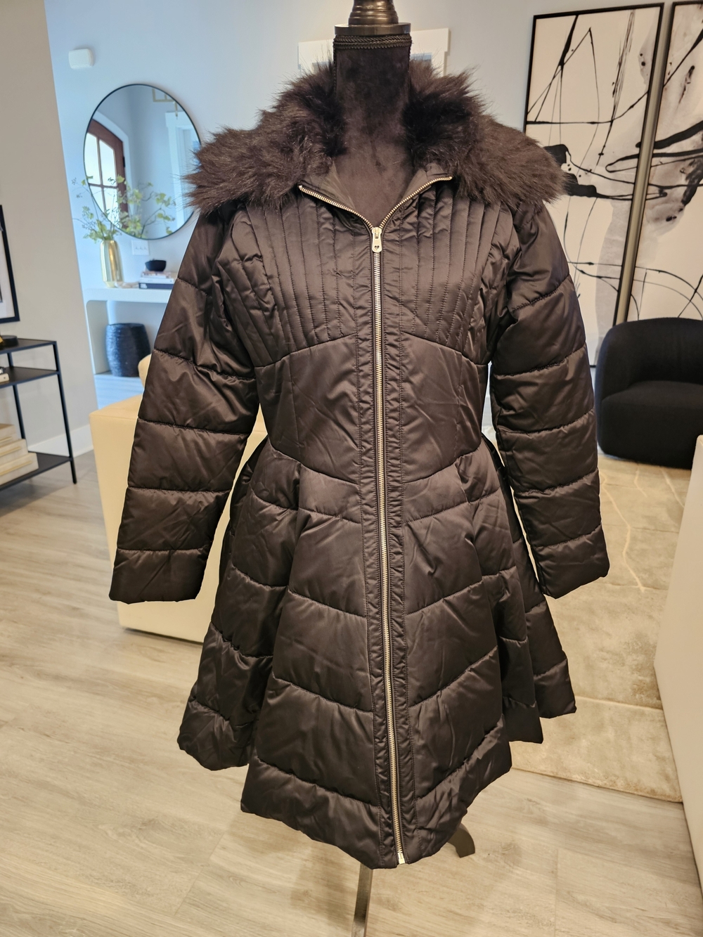 VENUS Black Quilted Faux-Fur Collar Puffer Coat